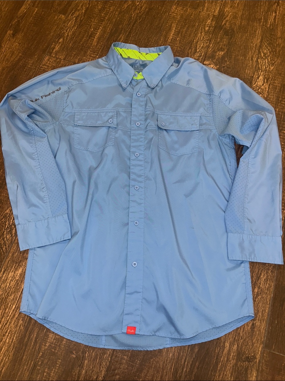 Huk Men’s Light Blue Performance Fishing Button Down Shirt Size Large